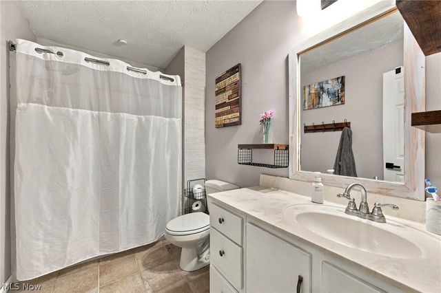 1205 Surfside Circle, Aurora, OH 44202