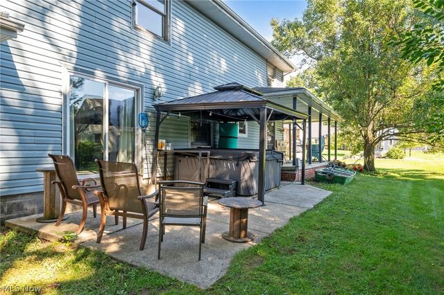 1205 Surfside Circle, Aurora, OH 44202