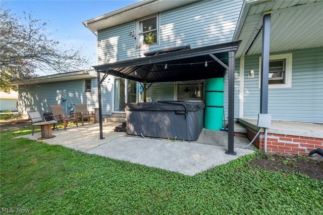 1205 Surfside Circle, Aurora, OH 44202