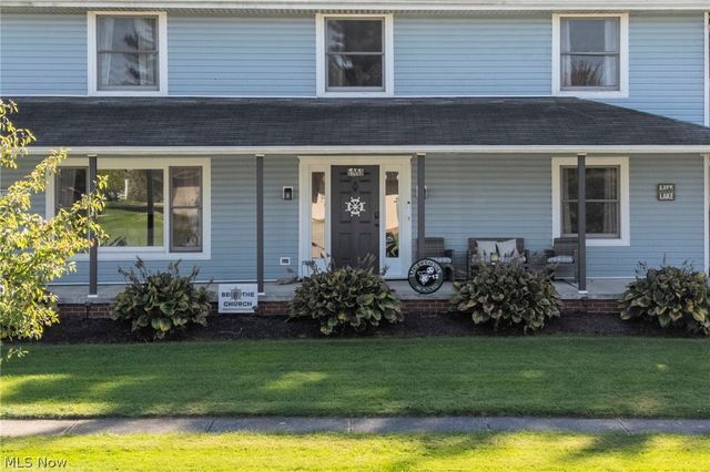 1205 Surfside Circle, Aurora, OH 44202