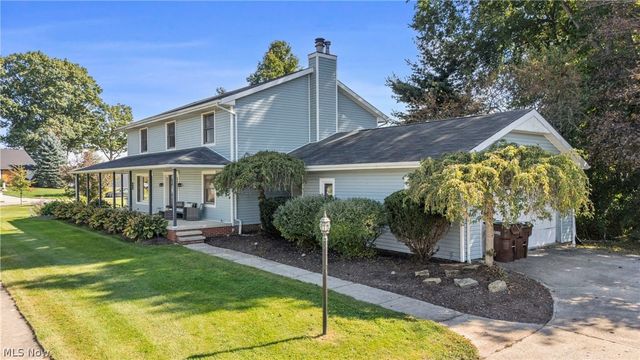 1205 Surfside Circle, Aurora, OH 44202