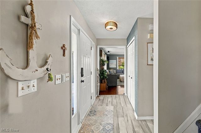 1205 Surfside Circle, Aurora, OH 44202