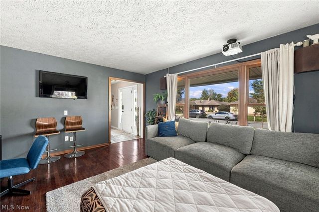 1205 Surfside Circle, Aurora, OH 44202