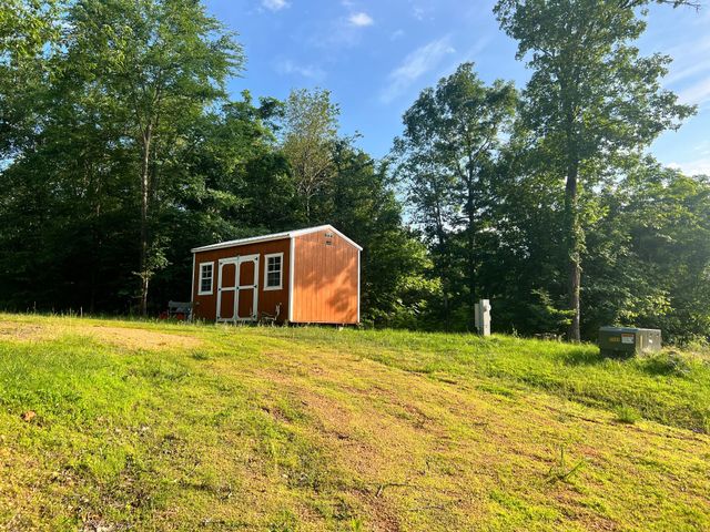 3202 Old Lego School Rd, Linden, TN 37096