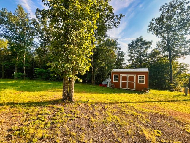 3202 Old Lego School Rd, Linden, TN 37096