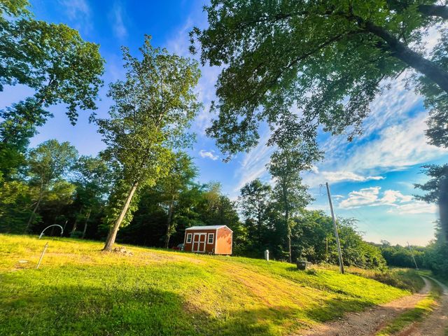 3202 Old Lego School Rd, Linden, TN 37096