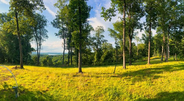 3202 Old Lego School Rd, Linden, TN 37096