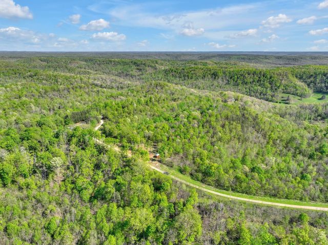 3202 Old Lego School Rd, Linden, TN 37096