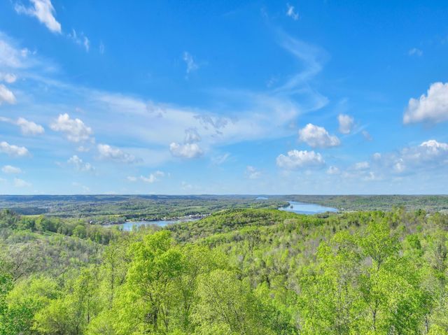 3202 Old Lego School Rd, Linden, TN 37096