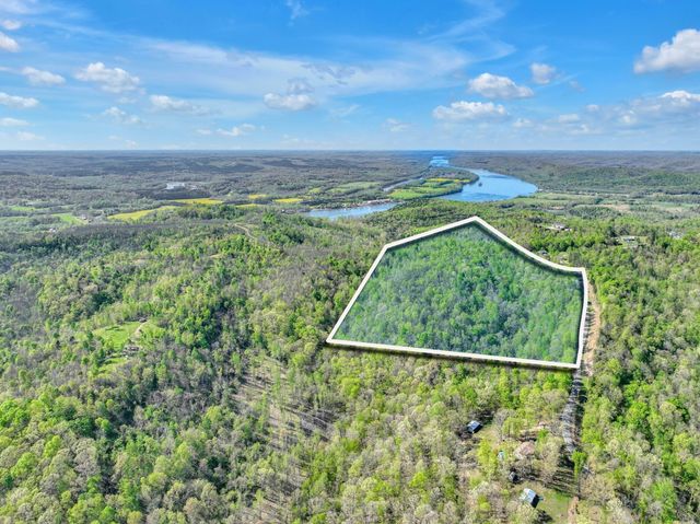 3202 Old Lego School Rd, Linden, TN 37096