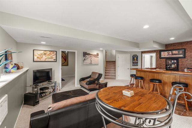 2805 149th Street, Urbandale, IA 50323