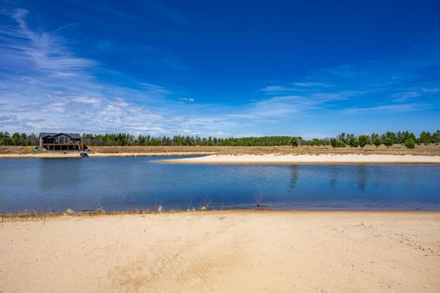 N8815 N Fly Rod Court, New Lisbon, WI 53950