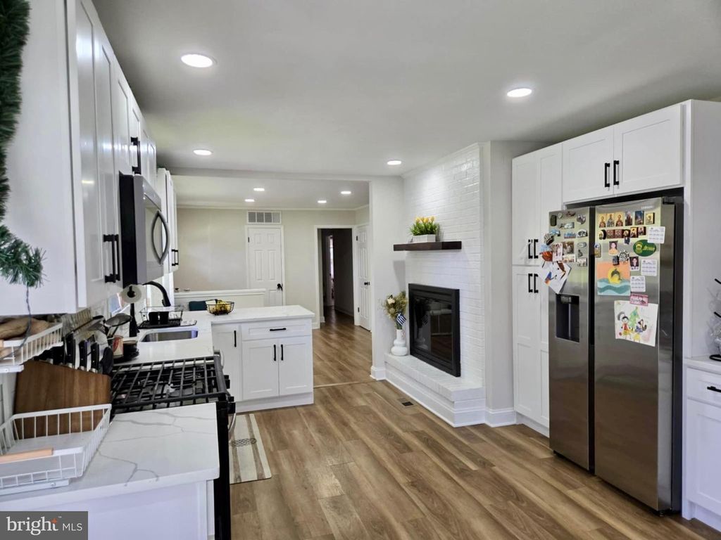 8808 LITTLEWOOD RD, Parkville, MD 21234
