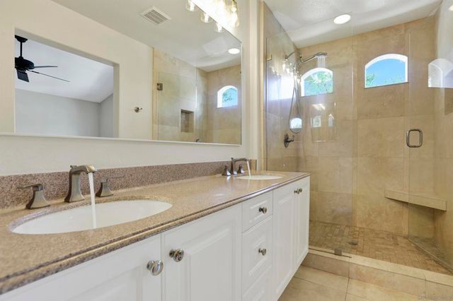 3668 Ruette De Ville, San Diego, CA 92130