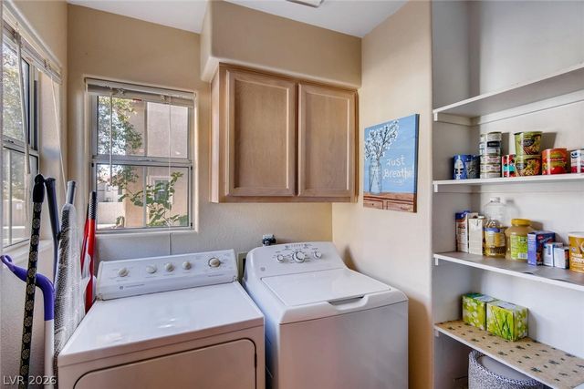 9271 Silver Arrow Court, Las Vegas, NV 89117