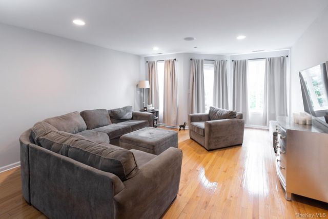 32 Bridge Lane, Haverstraw, NY 10927