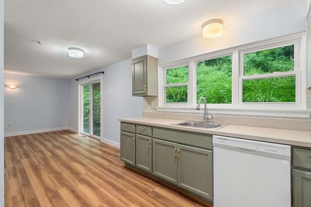 24 Speen St 24, Natick, MA 01760