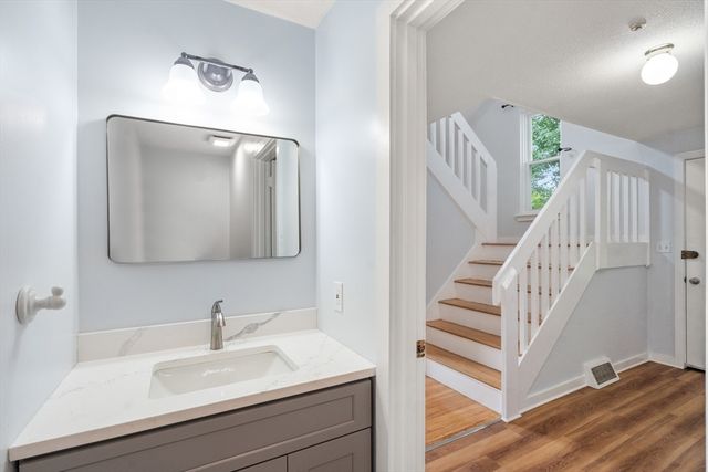 24 Speen St 24, Natick, MA 01760