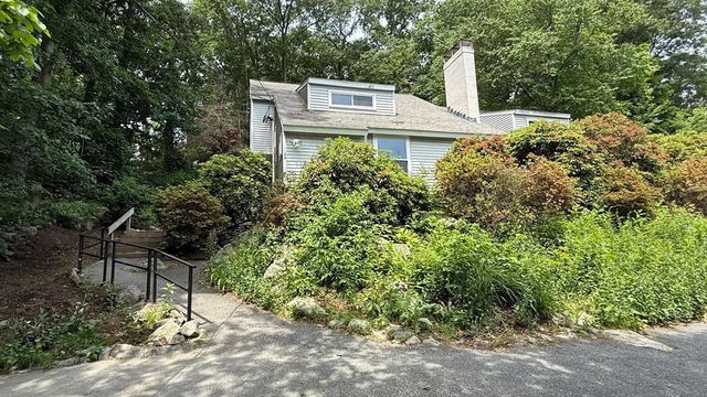 24 Speen St 24, Natick, MA 01760