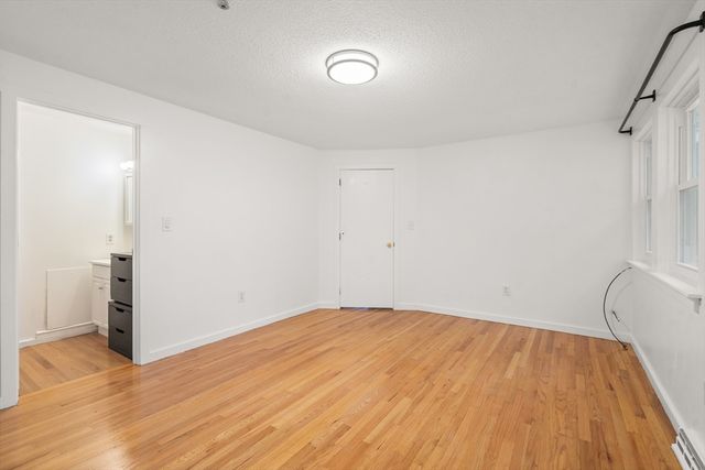 24 Speen St 24, Natick, MA 01760