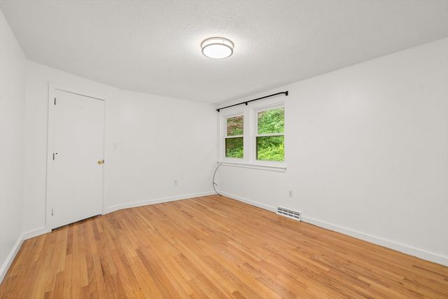 24 Speen St 24, Natick, MA 01760