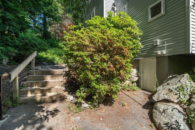 24 Speen St 24, Natick, MA 01760