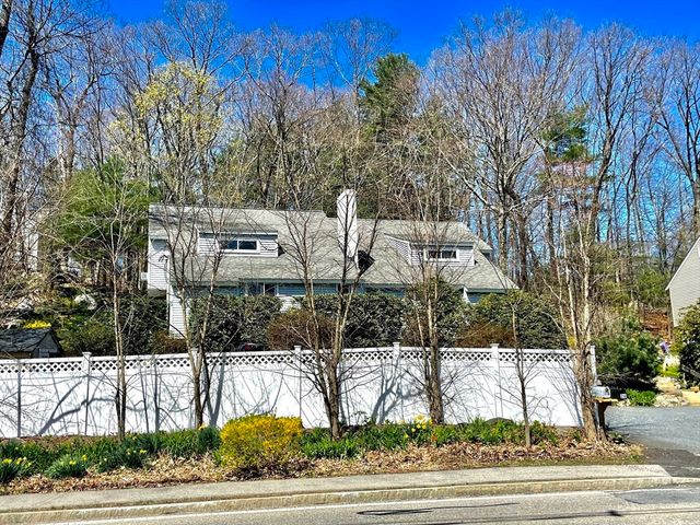 24 Speen St 24, Natick, MA 01760