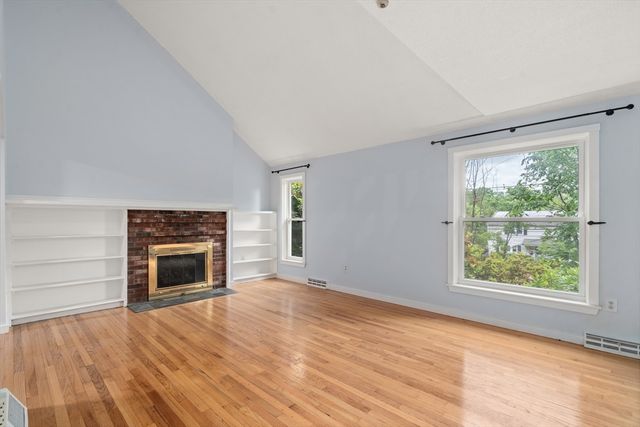 24 Speen St 24, Natick, MA 01760