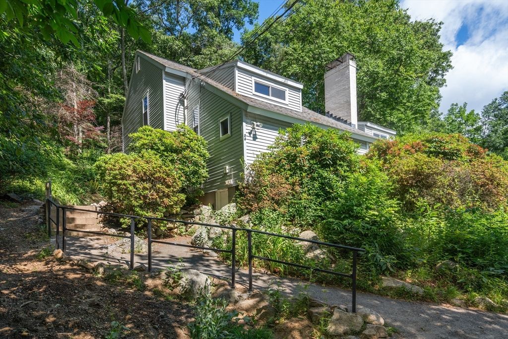 24 Speen St 24, Natick, MA 01760