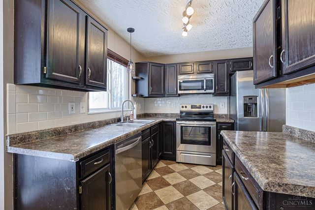 3573 S Heartwood Road, Amelia, OH 45102