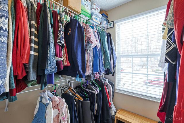 3573 S Heartwood Road, Amelia, OH 45102