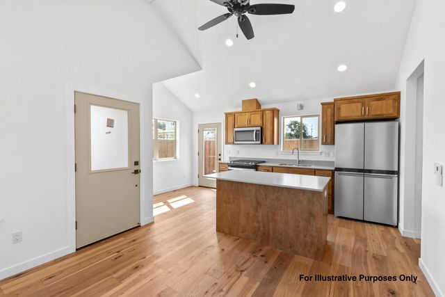 312 Lithia Avenue, Talent, OR 97540