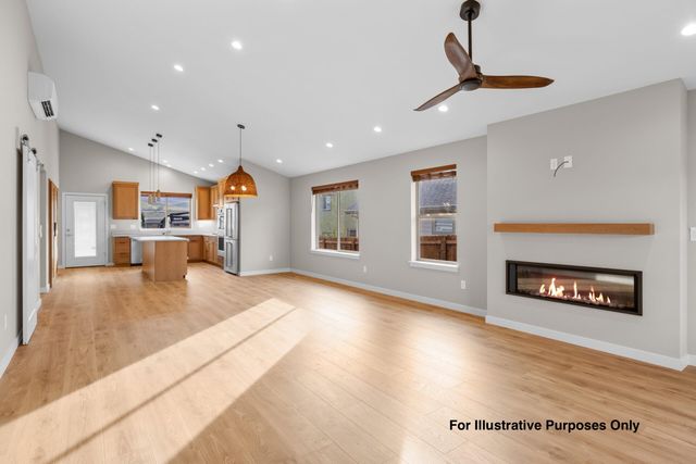 312 Lithia Avenue, Talent, OR 97540