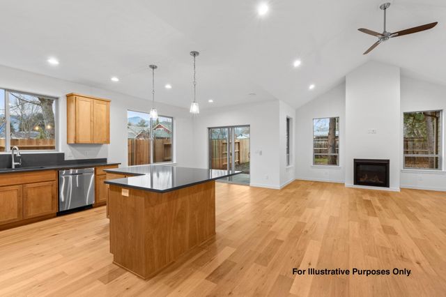 312 Lithia Avenue, Talent, OR 97540