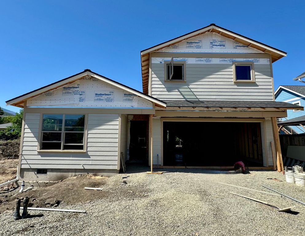 312 Lithia Avenue, Talent, OR 97540