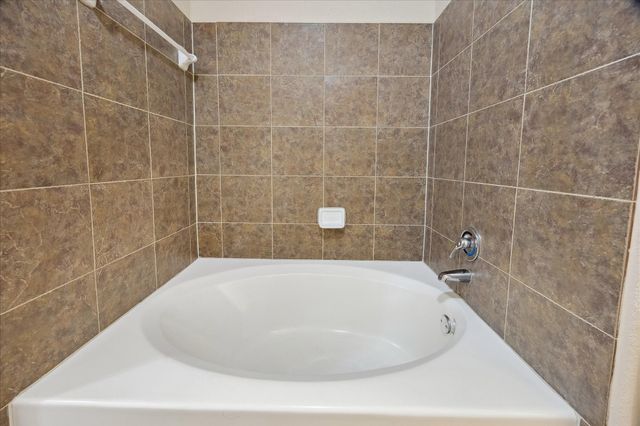 1711 Old Spanish Trail 146, Houston, TX 77054