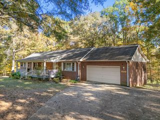 203 C P Hanks Road, Iva, SC 29655