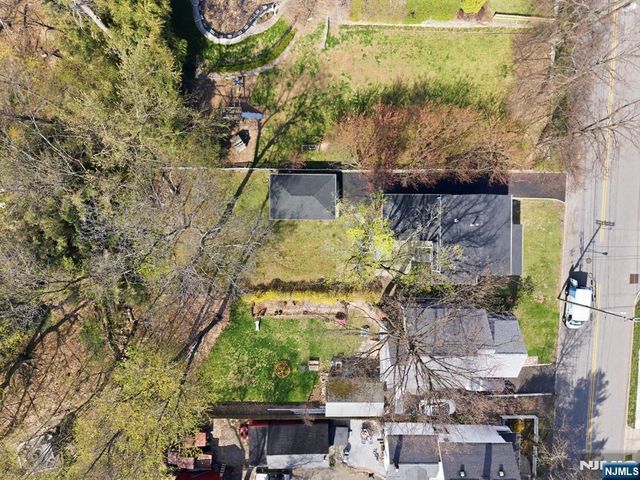 59 Erie Avenue, Midland Park, NJ 07432