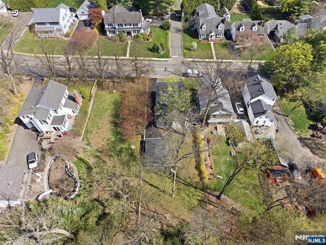 59 Erie Avenue, Midland Park, NJ 07432