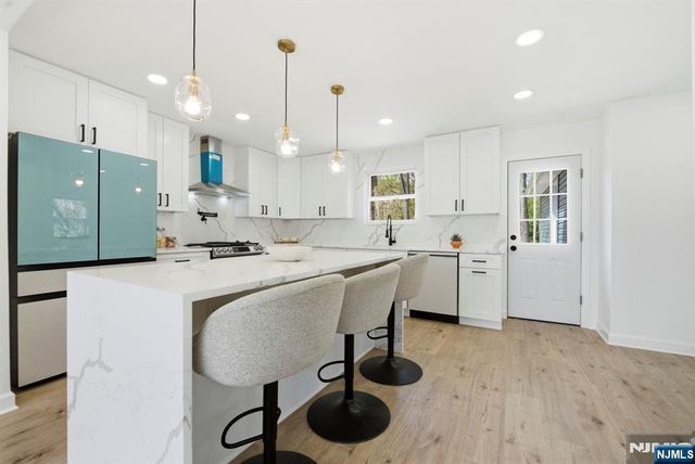 59 Erie Avenue, Midland Park, NJ 07432