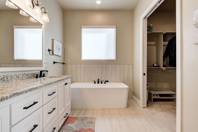 360 Old Farm Road, Edmond, OK 73034