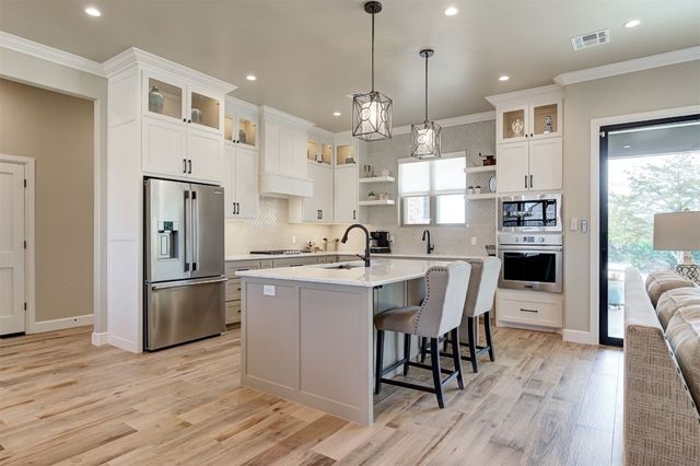 360 Old Farm Road, Edmond, OK 73034