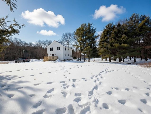 8 Marisa Drive, West Bridgewater, MA 02379