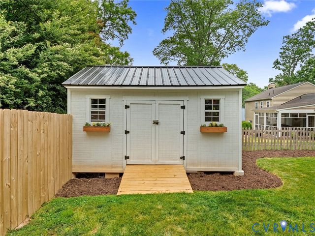 8516 Academy Rd, Henrico, VA 23229
