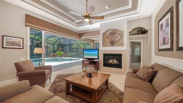 7507 ABBEY GLEN, Bradenton, FL 34202
