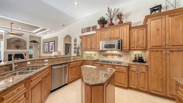 7507 ABBEY GLEN, Bradenton, FL 34202