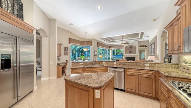 7507 ABBEY GLEN, Bradenton, FL 34202