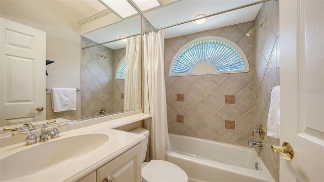 7507 ABBEY GLEN, Bradenton, FL 34202