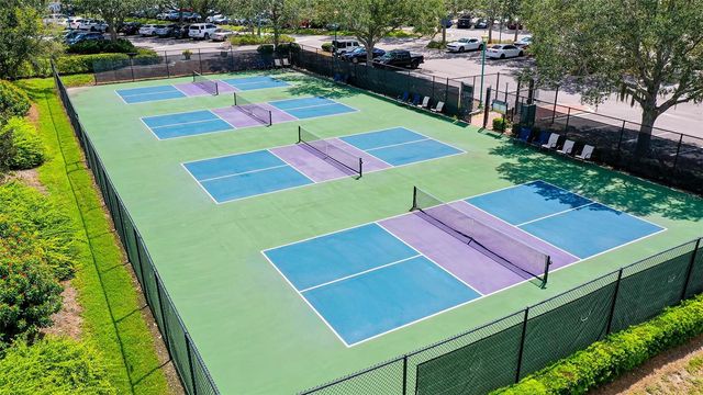 7507 ABBEY GLEN, Bradenton, FL 34202