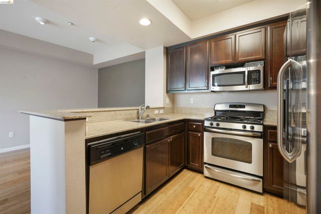 6246 Boulder Ln 4807, Oakland, CA 94605